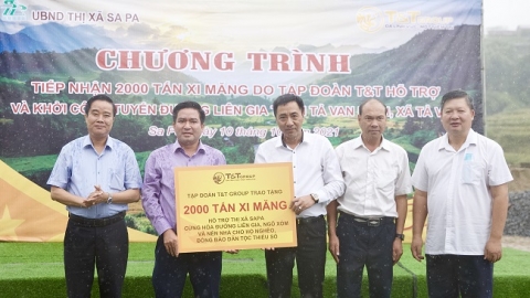 T&T Group tặng 2.000 tấn xi măng hỗ trợ Sa Pa cứng hóa nền nhà và làm đường