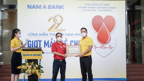 Hành trình 10 năm hiến máu cứu người ở một ngân hàng