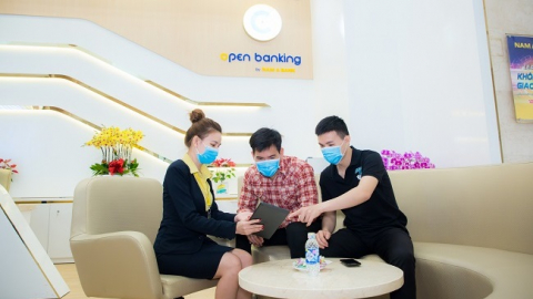 Ngồi nhà giao dịch, nhận 'mưa' ưu đãi từ Open Banking