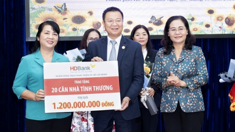 Doanh nghiệp lớn cùng TP.HCM hưởng ứng Tháng cao điểm “Vì người nghèo” 2022