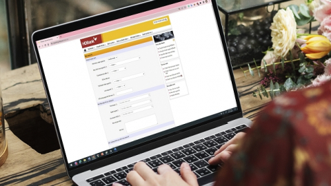 Người dân chuộng mua ngoại tệ online, nhận ngoại tệ mặt