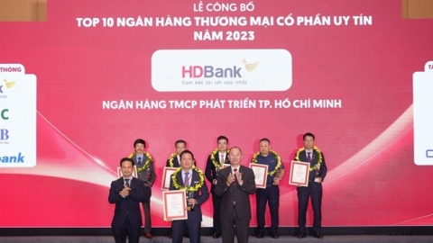 HDBank đứng vị trí thứ 7 Top công ty đại chúng uy tín và hiệu quả nhất Việt Nam