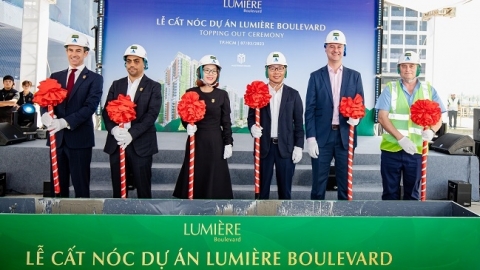 Masterise Homes chính thức cất nóc LUMIÈRE Boulevard