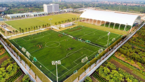 Vingroup đầu tư mạnh vào bóng đá