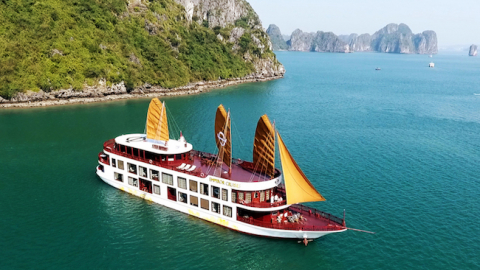 Lux Group thâu tóm hãng du thuyền 5 sao Emperor Cruises