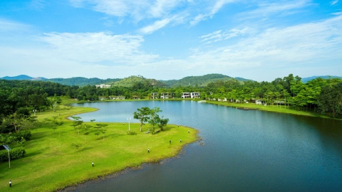Âm thầm săn lùng đất ven hồ