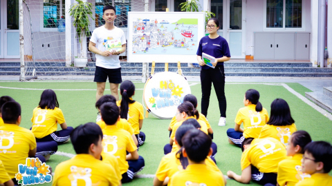 Học kỹ năng sinh tồn trong nước cùng những nữ huấn luyện viên nổi tiếng Việt Nam