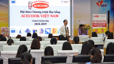 Acecook Việt Nam trao học bổng giá trị lớn cho sinh viên