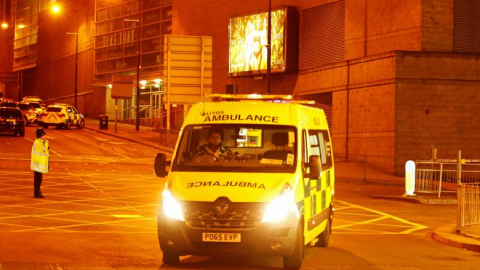 Đồng Bảng lao dốc sau vụ nổ ở Manchester