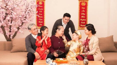 Không dễ ngăn chặn những biến tướng trong việc tặng quà Tết