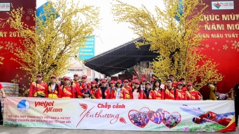 2 chuyến bay Vietjet miễn phí đưa công nhân về quê ăn Tết