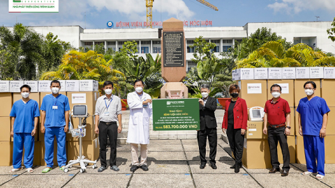 Phuc Khang Corporation tiếp tục tài trợ thiết bị y tế tại 5 bệnh viện tuyến đầu
