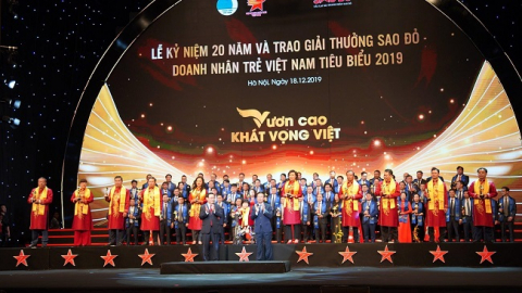 Hành trình 20 năm Sao Đỏ