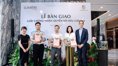 Masterise Homes bàn giao sổ hồng cho cư dân LUMIÈRE riverside