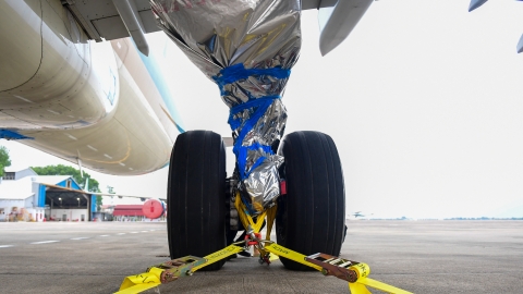 Chằng néo máy bay chống trú bão Yagi