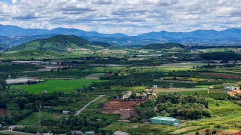 Bauxite - nhôm Lâm Đồng gặp khó khi hồ thải đè lên mỏ quặng