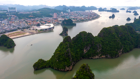 Hoàn thiện thể chế thu hút đầu tư của Quảng Ninh