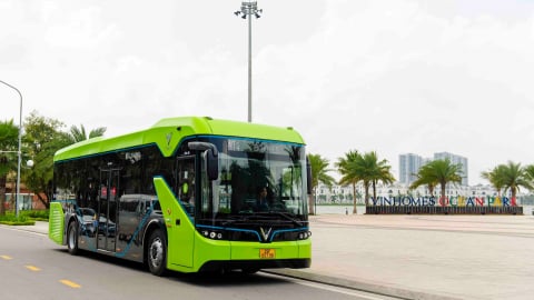 Giao thông công cộng 'zero‑carbon': Bài học Paris cho Hà Nội, TP. HCM