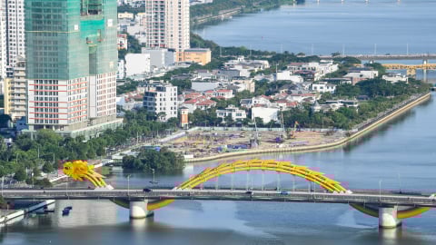 Nóng từng mét đất dọc sông Hàn: Ai đang chiếm những vị trí vàng ven sông? 