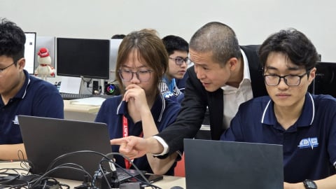 'Thừa thợ, thiếu thầy': Nghịch lý ngành sản xuất thời AI