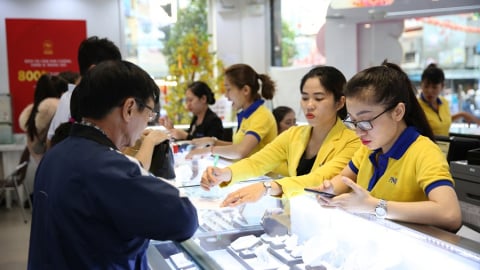'Cơn say' giá vàng kéo lùi PNJ