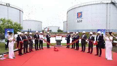 Bầu trời 'xanh' hơn nhờ nhiên liệu bay mới của Petrolimex
