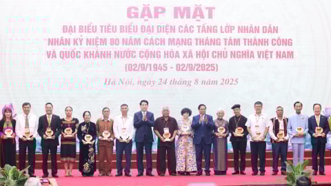 Lãnh đạo Đảng, Nhà nước gặp mặt đại biểu tiêu biểu đại diện các tầng lớp nhân dân