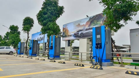 Thách thức hạ tầng sạc với giao thông xanh Việt Nam