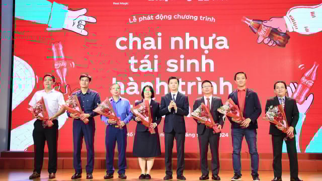 Coca-Cola Việt Nam tiếp tục chương trình “Chai nhựa tái sinh, hành trình tiếp nối”
