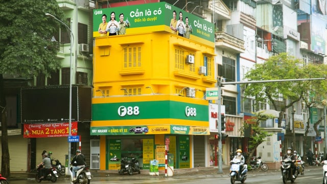 F88 'mượn' vai những người khổng lồ bước ra ánh sáng
