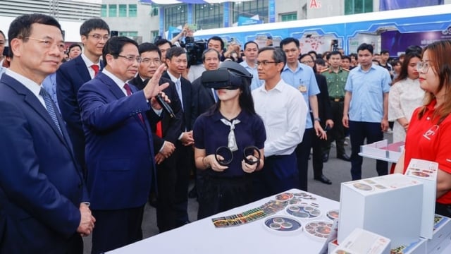 Thủ tướng đưa ra 3 sứ mệnh cho doanh nghiệp trong kỷ nguyên chuyển đổi số