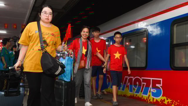 Đoàn tàu Thống Nhất đặc biệt kỷ niệm 50 năm thống nhất đất nước