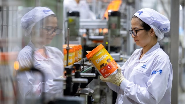 Vinamilk tạo bước ngoặt khi doanh thu xuất khẩu lần đầu vượt mốc 20%