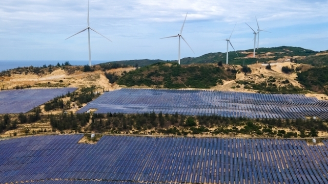 Vietnam powers ahead towards clean energy and green growth