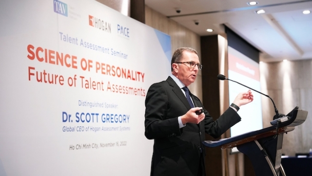 Cách CEO Hogan Scott Gregory tìm người giỏi nhất