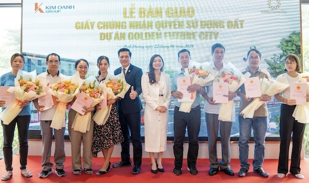 Kim Oanh Group bàn giao giấy chứng nhận quyền sử dụng đất dự án Golden Future City