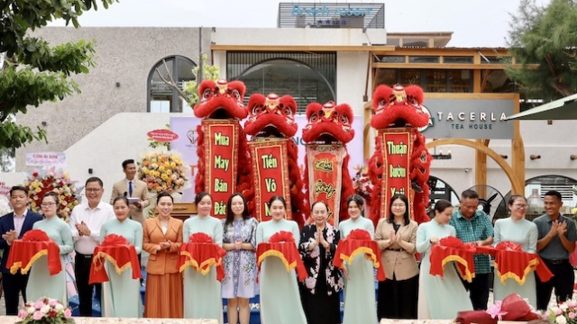 Trân Châu Beach & Resort ra mắt thương hiệu và cửa hàng trà sữa Tacerla Tea House