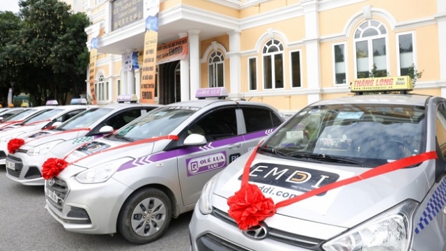 Liên minh 12.000 xe taxi truyền thống bắt tay nhau đối đầu Grab