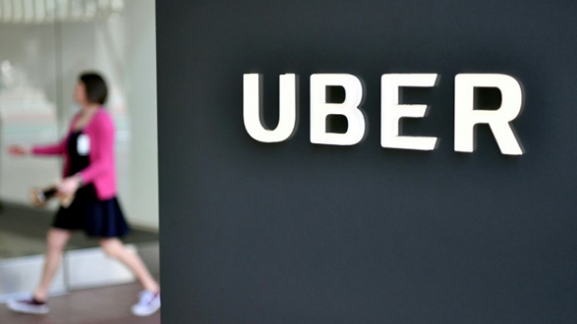 Bán mình ở Đông Nam Á, Uber tiếp tục gặp khó tại châu Âu