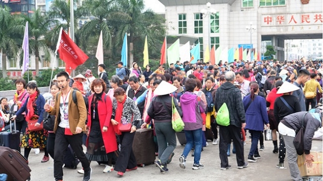 Loay hoay đối phó với vấn nạn 'tour 0 đồng' của lữ hành Trung Quốc