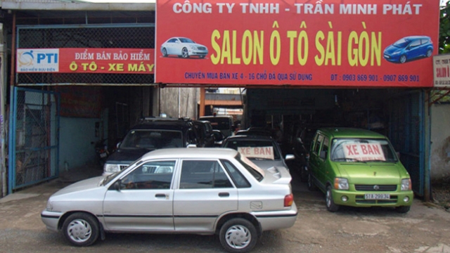 Salon ô tô nhỏ đua nhau đóng cửa