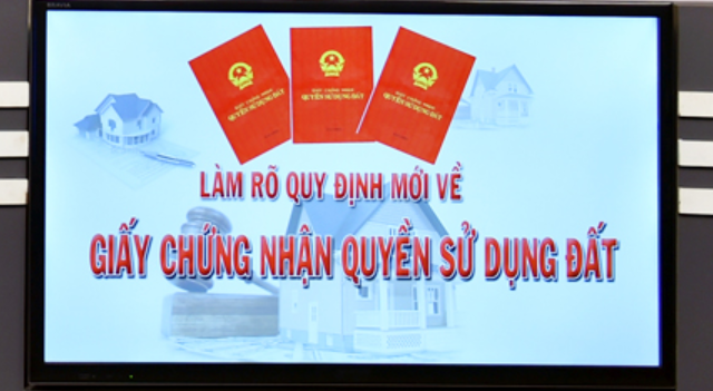 Làm rõ quy định ghi tên thành viên hộ gia đình trên sổ đỏ