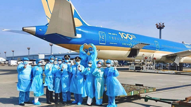 Gần 100 máy bay của Vietnam Airlines ngừng hoạt động