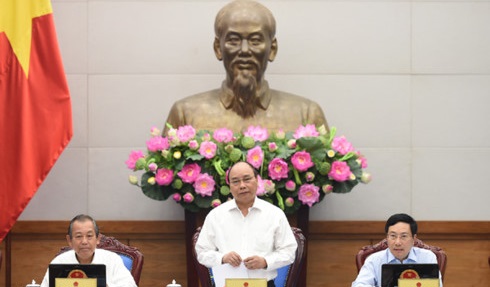 Thủ tướng: “Gánh nặng về thuế, phí đối với doanh nghiệp còn rất lớn“