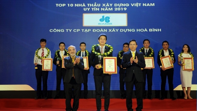 Hòa Bình đạt Top 10 Nhà thầu Xây dựng uy tín trong 3 năm liên tiếp