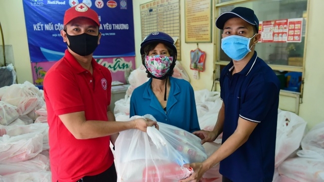 Không hành động một mình, các doanh nghiệp chung tay đẩy lùi dịch bệnh Covid-19