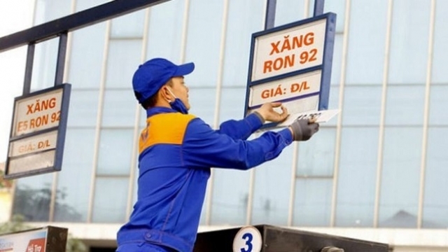 Giá xăng RON95, dầu hỏa và diesel giảm trở lại từ 15h chiều nay