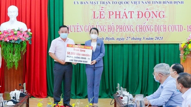 Tập đoàn Hưng Thịnh tặng 50.000 liều vắc-xin Covid-19 cho tỉnh Bình Định