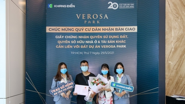 Khang Điền bắt đầu bàn giao sổ hồng cho cư dân Verosa Park và Safira