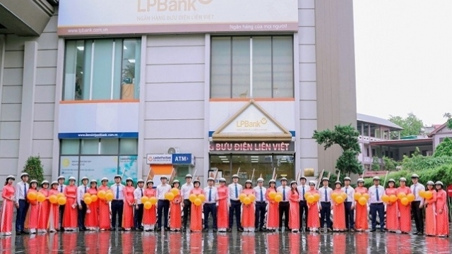 Mở rộng kinh doanh, LPBank trải thảm đỏ đón hàng ngàn nhân tài